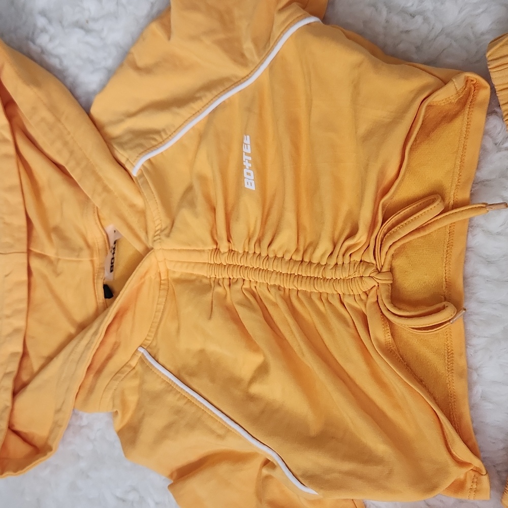 BO+TEE Yellow Cropped Hoodie - Picture 6 of 9
